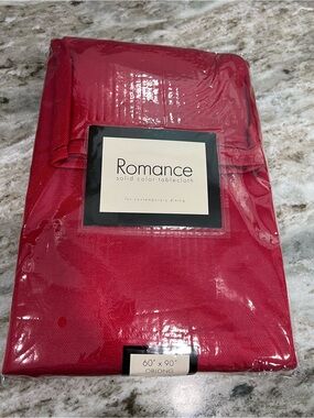 Romance Solid Red 60 x 90 Oblong Tablecloth New